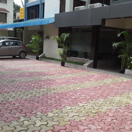 Galaxy Vaibhav Hotel วาเซ ภายนอก รูปภาพ
