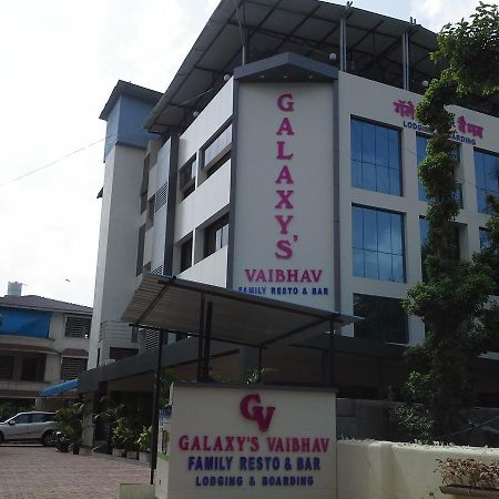 Galaxy Vaibhav Hotel วาเซ ภายนอก รูปภาพ