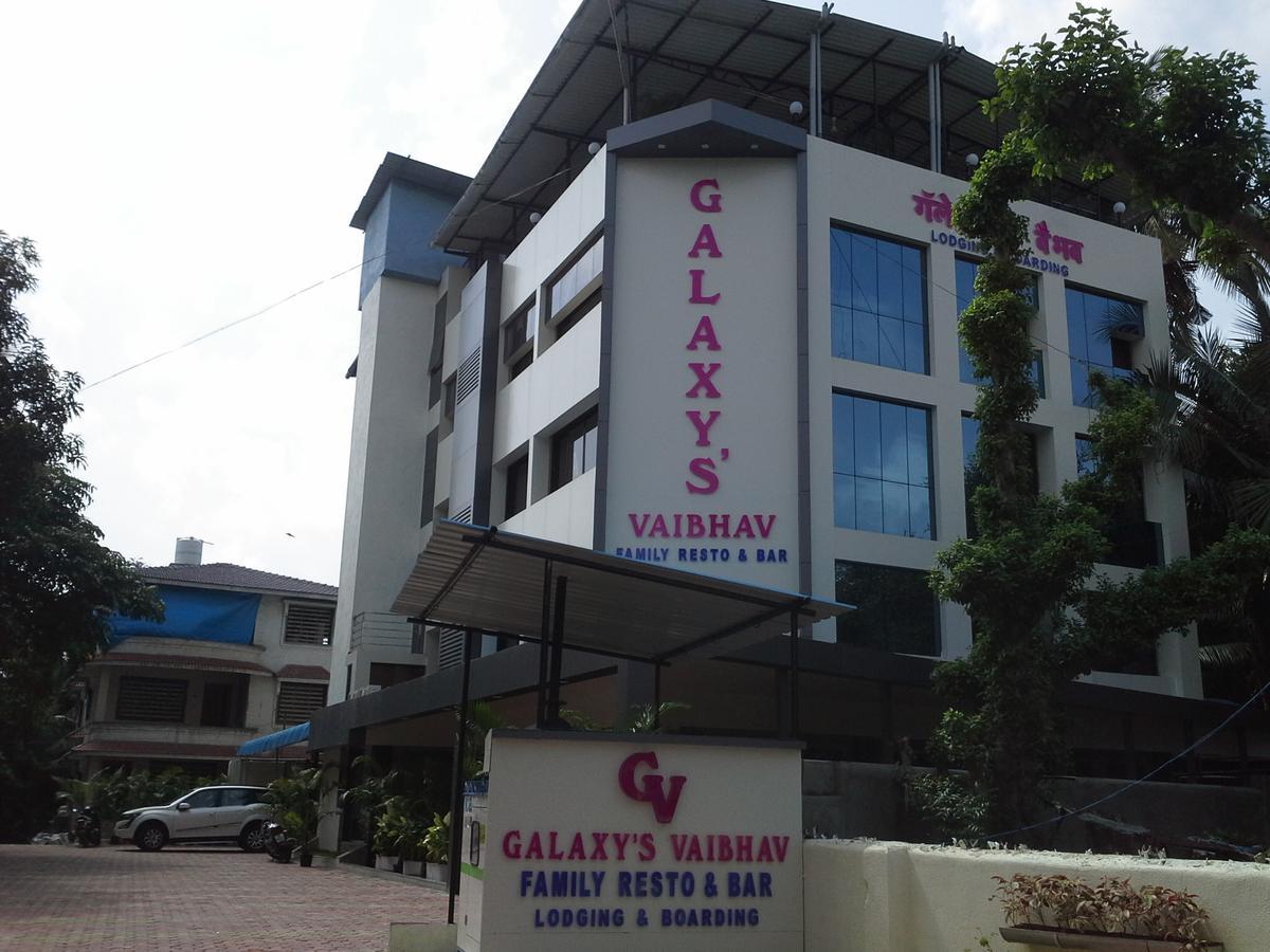Galaxy Vaibhav Hotel วาเซ ภายนอก รูปภาพ