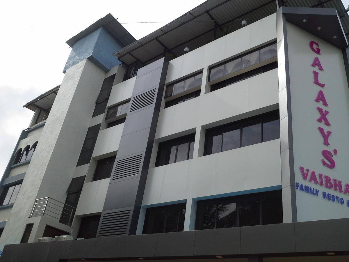 Galaxy Vaibhav Hotel วาเซ ภายนอก รูปภาพ